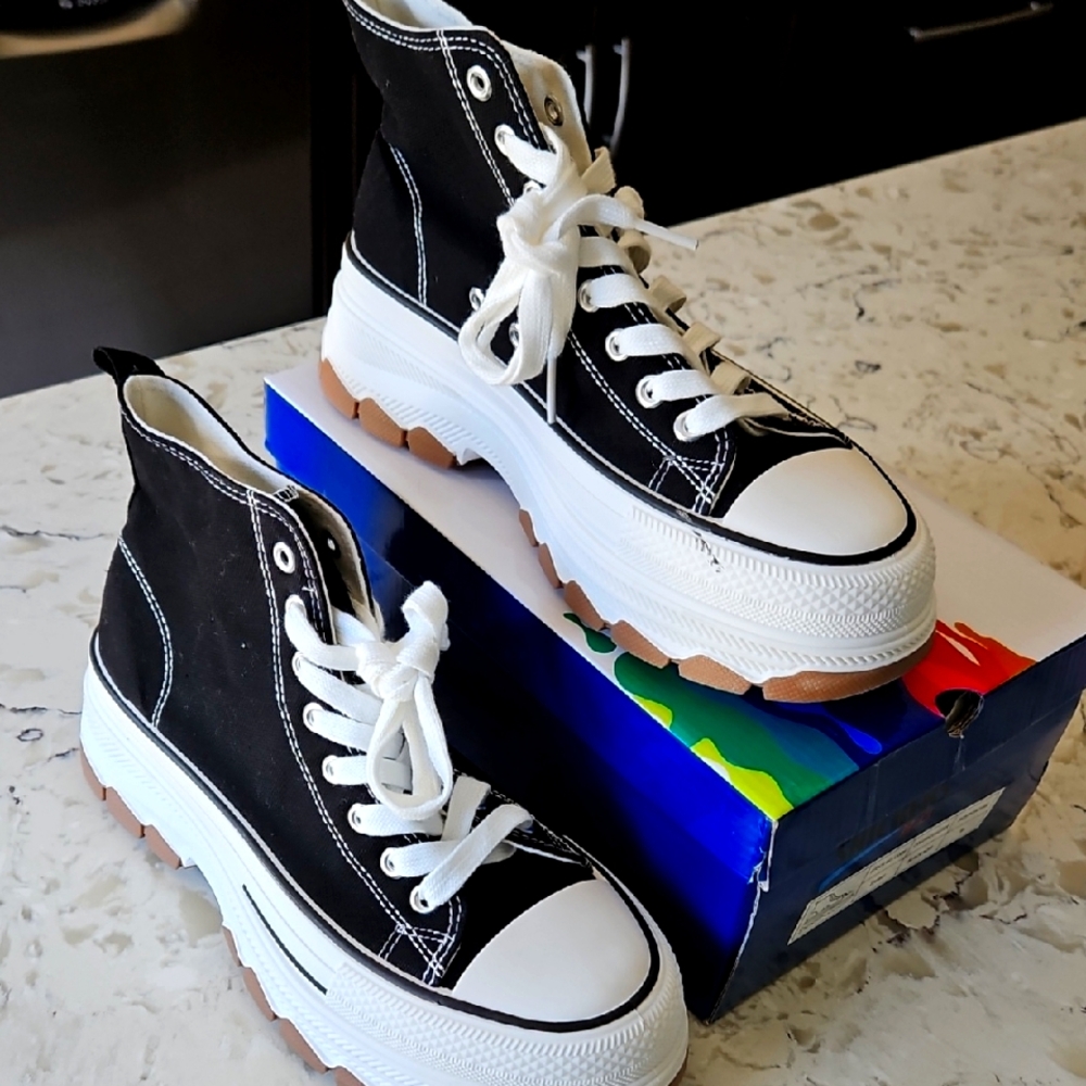Sz 9 Snickers 2.0 Black and White High-Top Platform Sneakers
